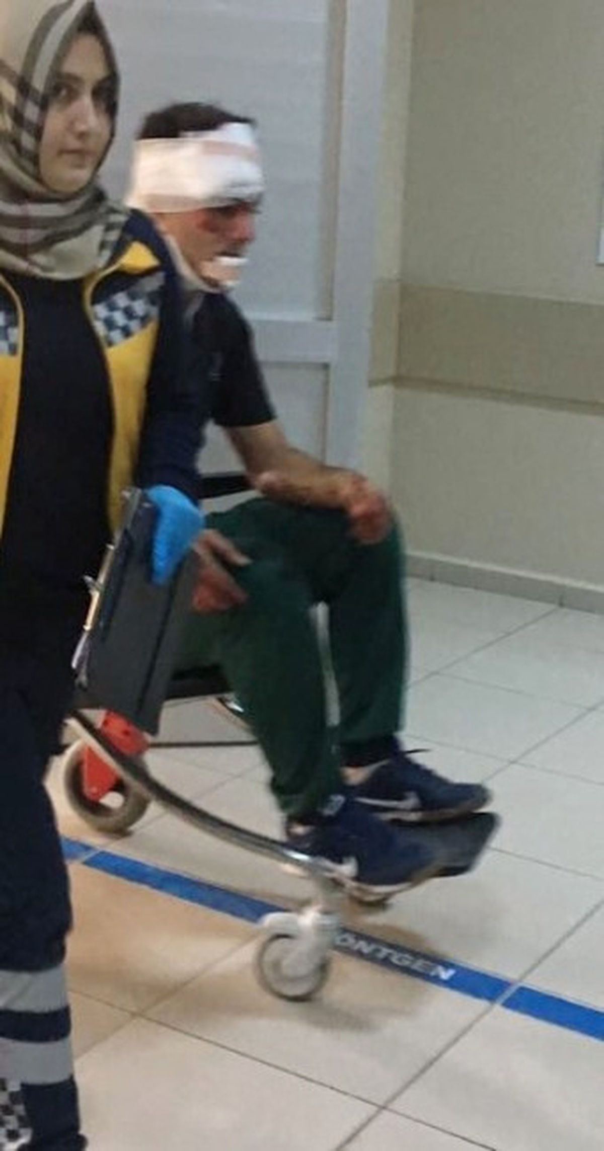 Otomobilin Çarpıp Kaçtığı Motosiklet Sürücüsü Yaralandı