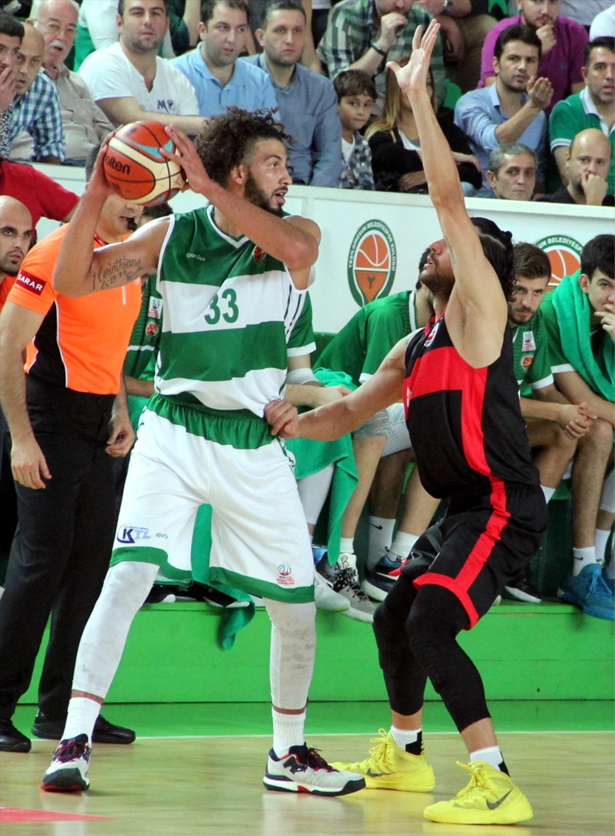 Yeşilgiresun Belediyespor, sahasında Gaziantep Basketbol\'u 92-85 yendi.