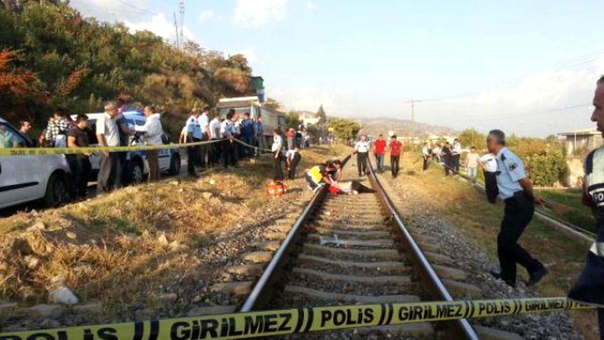 Görüntülü Haber) Trenin Altında Can Verdi