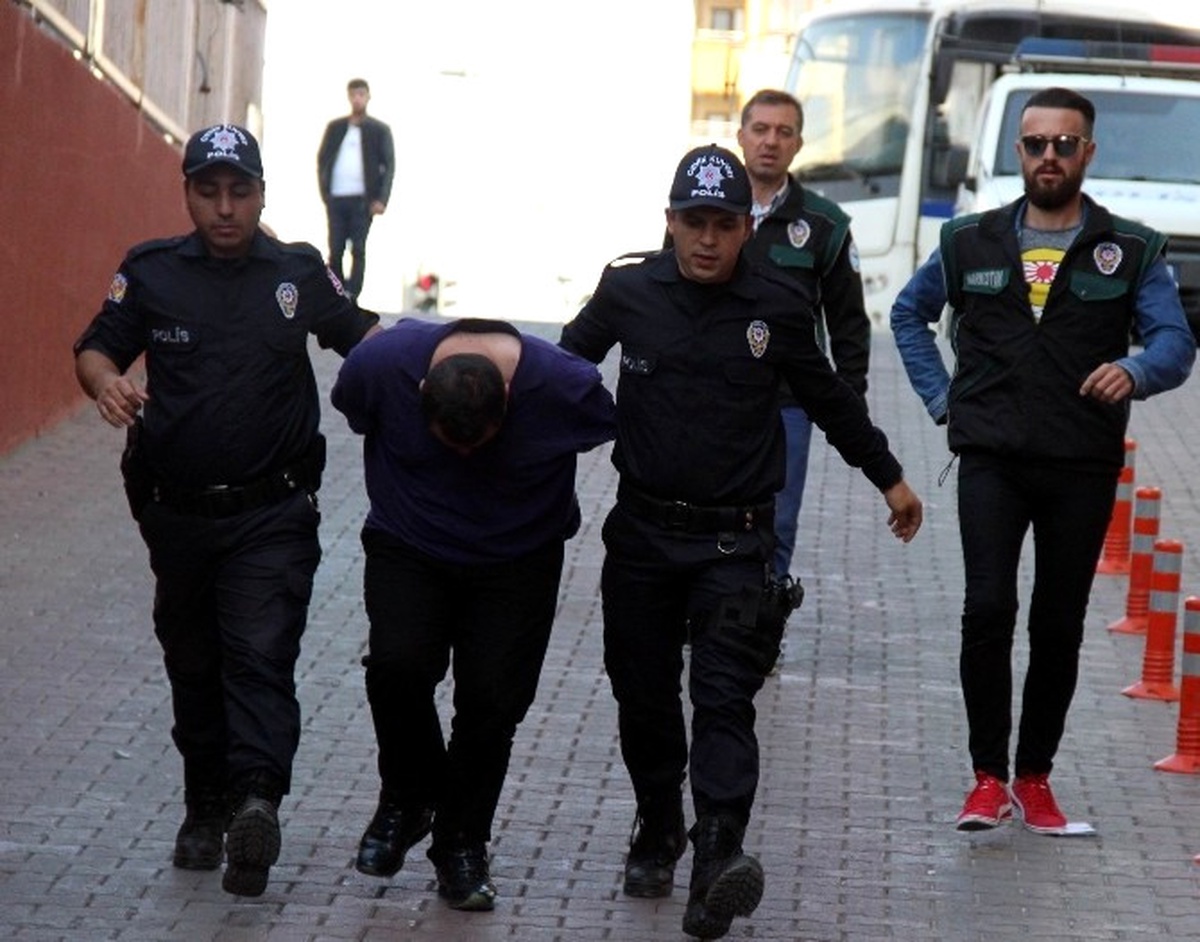 Uyuşturucu Tacirleri Adliyeye Çıkarıldı