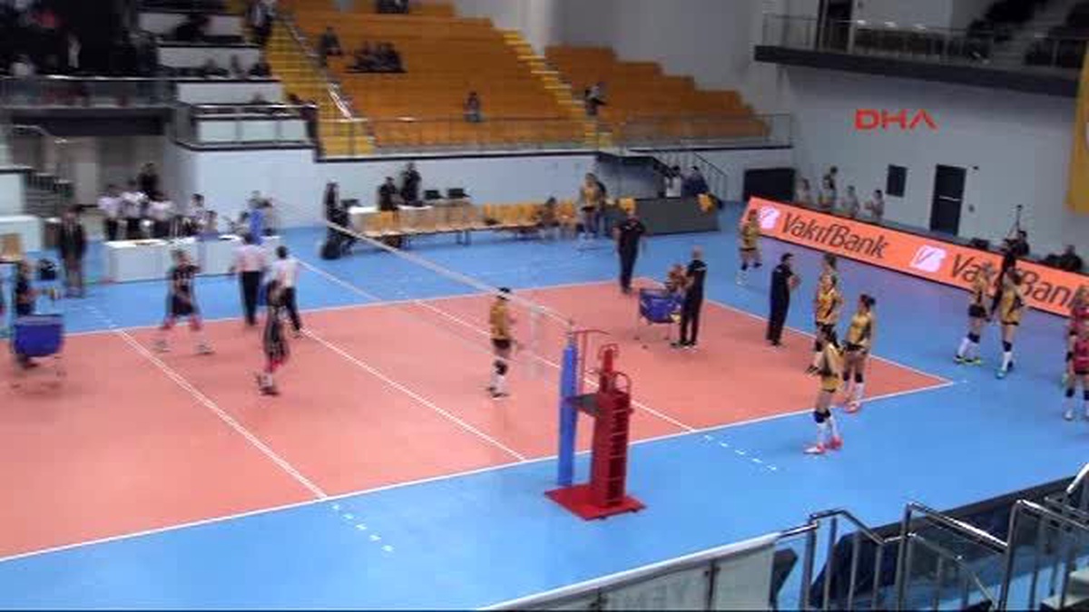 Vakıfbank Yeni Evinde İlk Galibiyetini Aldı