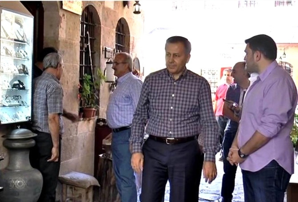 Valiler Tarihi Antep Çarşısını Gezdi