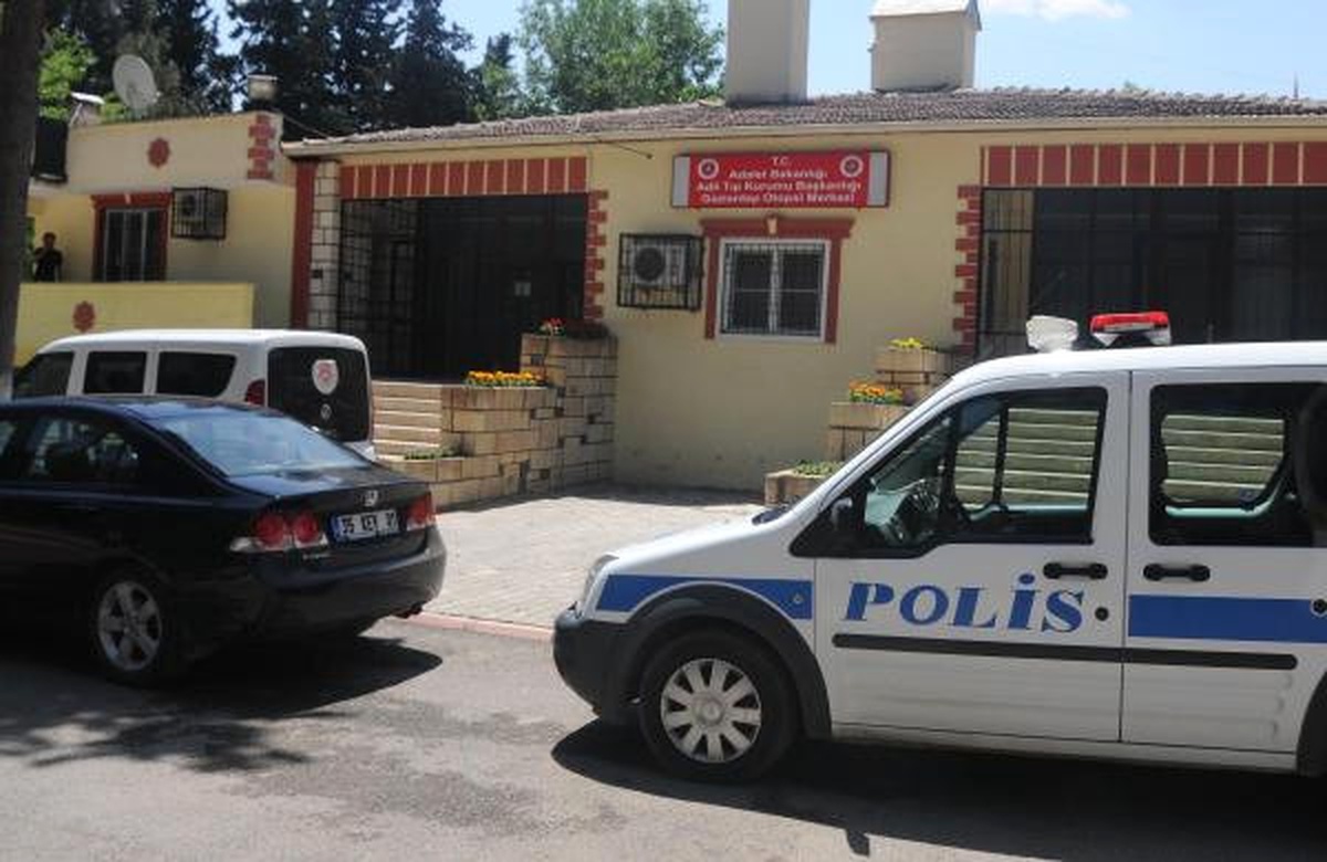 14 Yaşındaki Ayşe, Havuza Düşüp Boğuldu