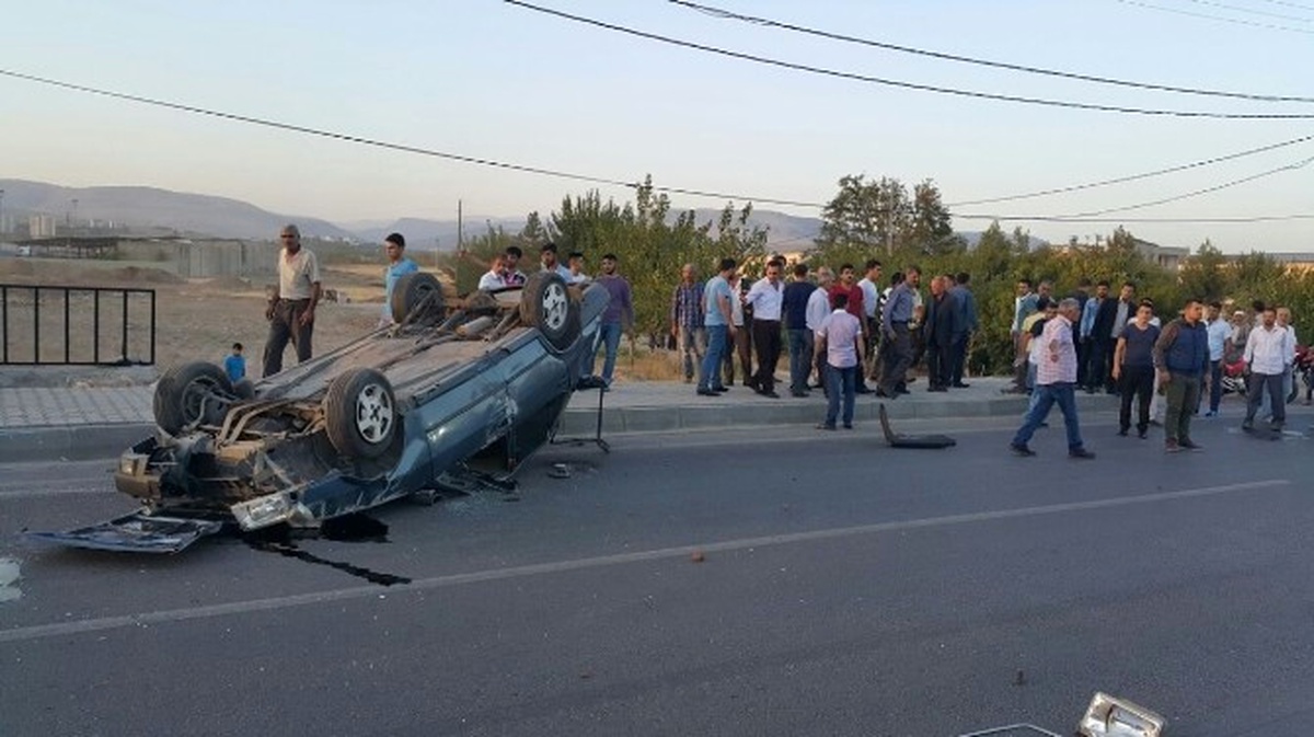Adıyaman\'da Otomobil Takla Attı: 2 Yaralı