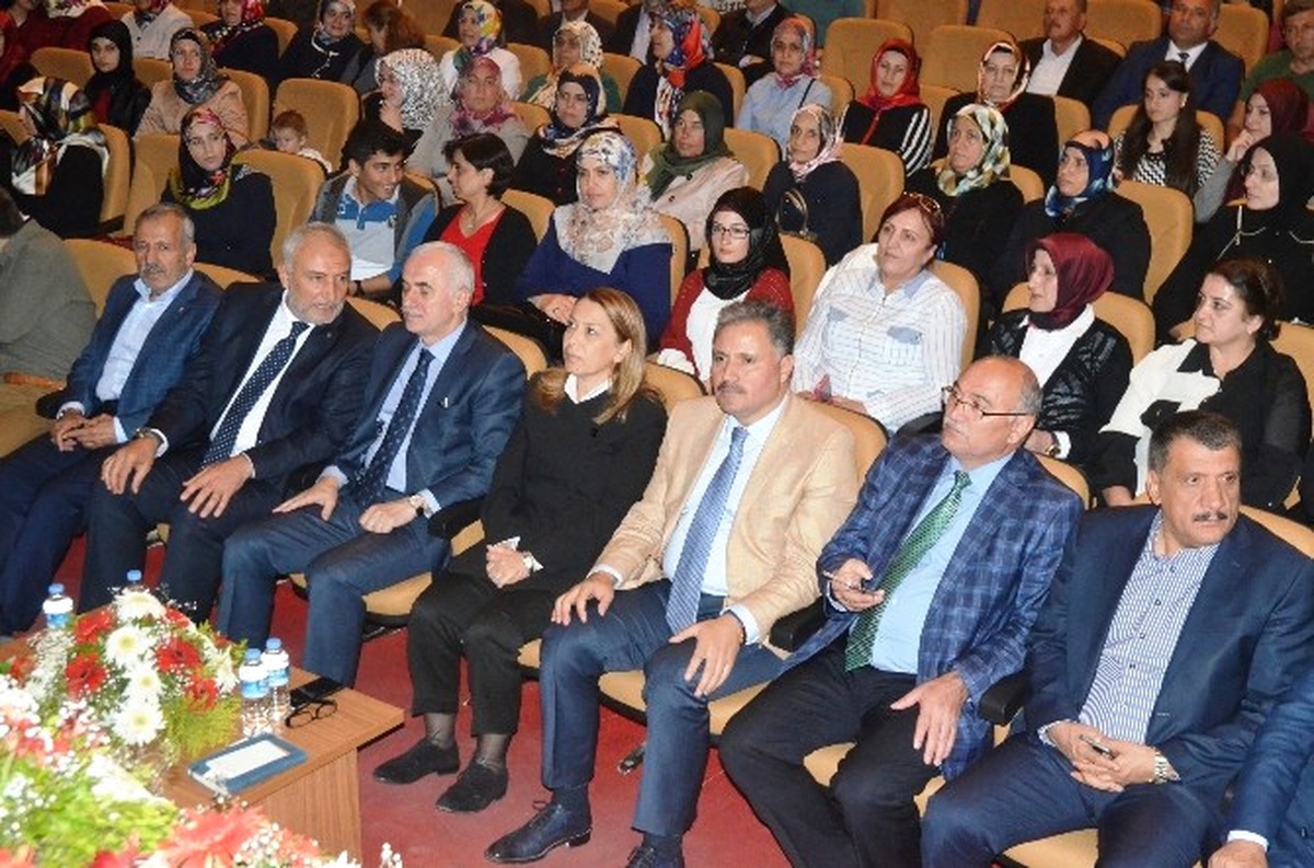 AK Parti Malatya İl Teşkilatında Siyaset Akademisi Programı Başladı