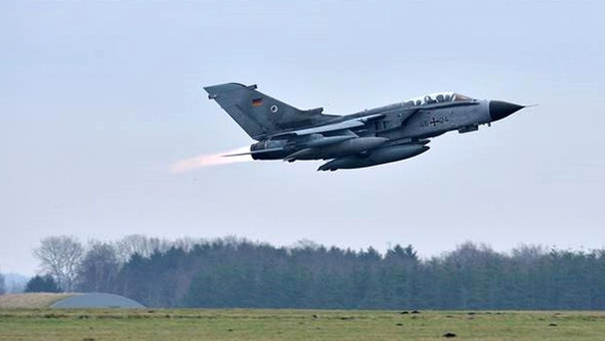 Alman Keşif Uçakları Tornadolar Uçuşa Hazır