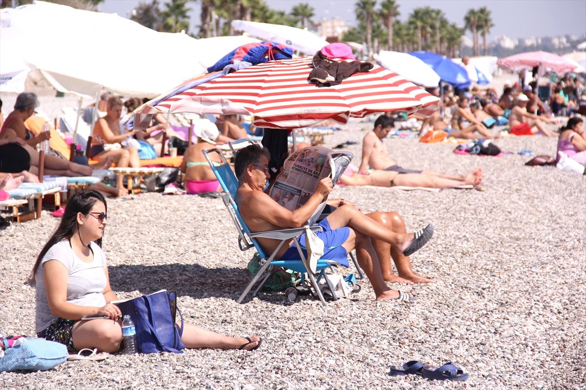 Antalya\'da Sıcak Hava