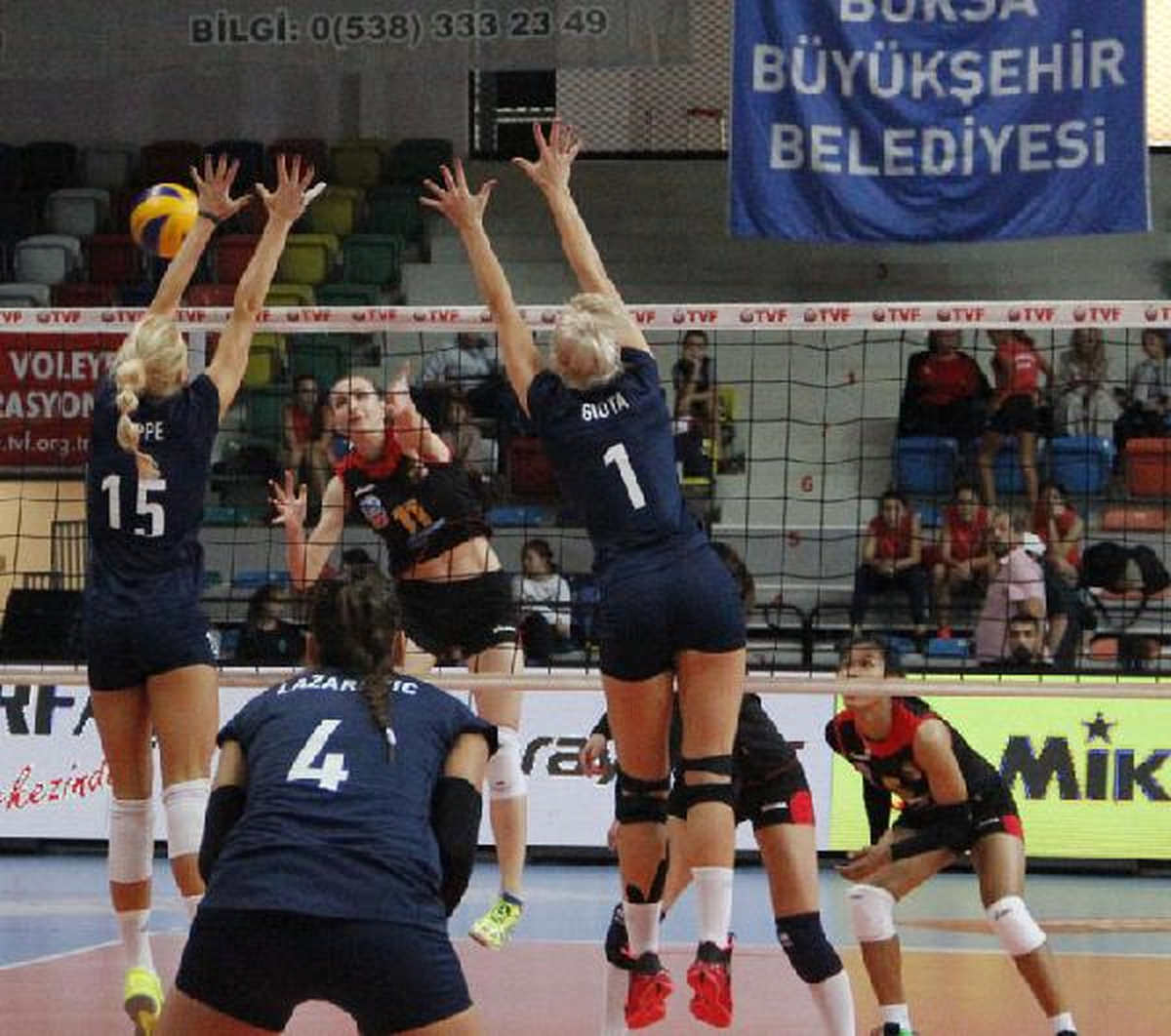 Azerrailbakü-Olimpiakos: 2-3 (Cengiz Göllü Kadınlar Voleybol Turnuvası)