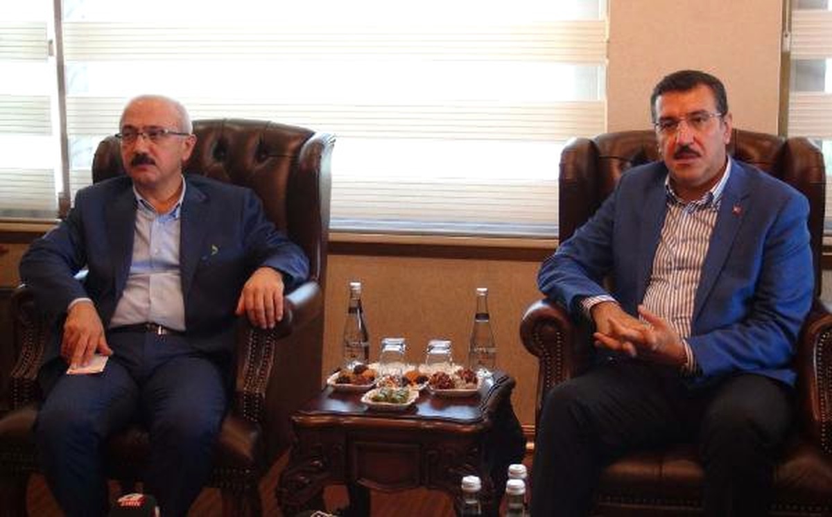 Bakanlar Sebze ve Meyve Halinde Sorun Dinledi (3)