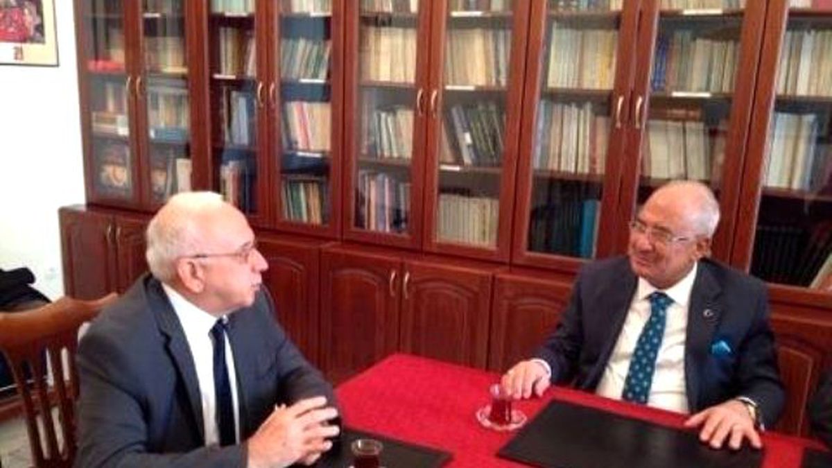 Mersin Büyükşehir Belediye Başkanı Burhanettin Kocamaz Budapeşte\'de