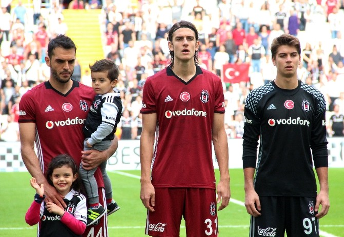 Beşiktaş, Hazırlık Maçında Medipol Başakşehir\'i 2-1 Mağlup Etti