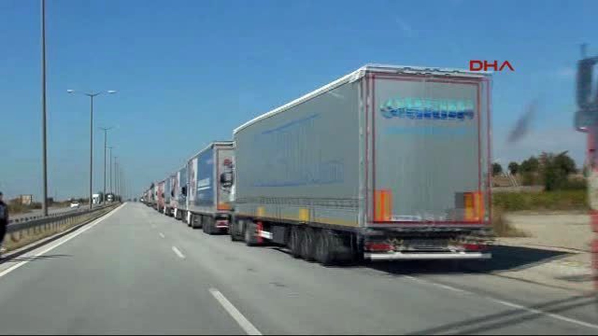 Edirne Kapıkule?de 9 Kilometrelik Tır Kuyruğu