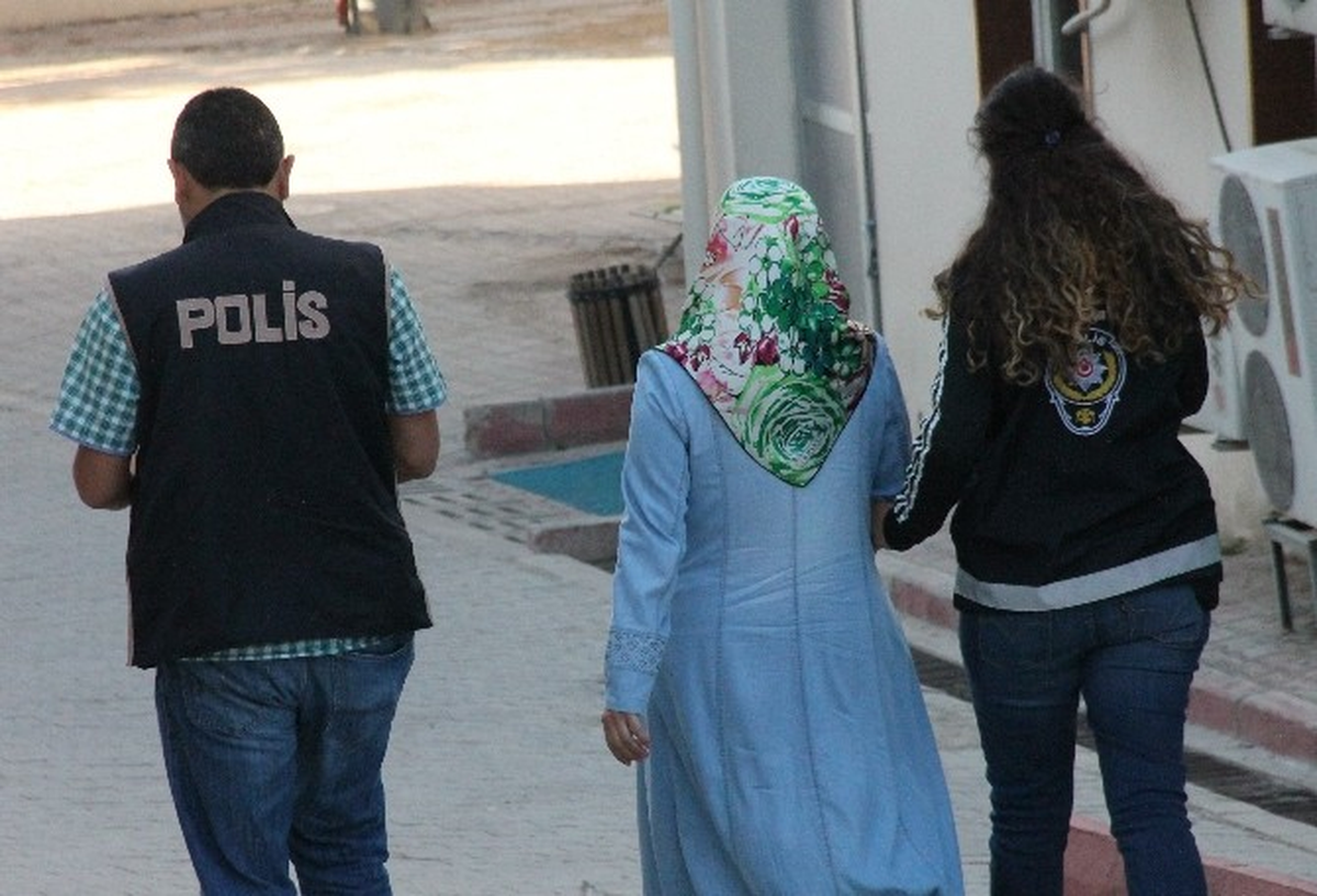 Fetö\'nün Öğretmen ve Ev Abilerine Operasyon: 11 Gözaltı