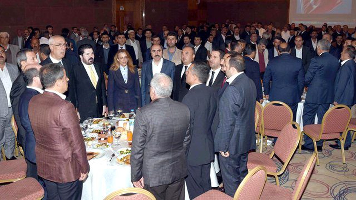 Görüntülü Haber) 3- Van\'da Toplanan Aşiretler: PKK\'yı Lanetliyoruz, Devletimizin Yanındayız