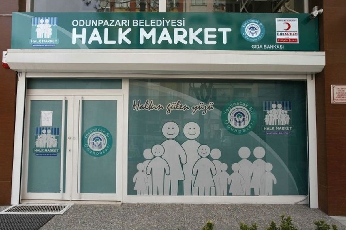 Halk Market 1\'inci Yaşında
