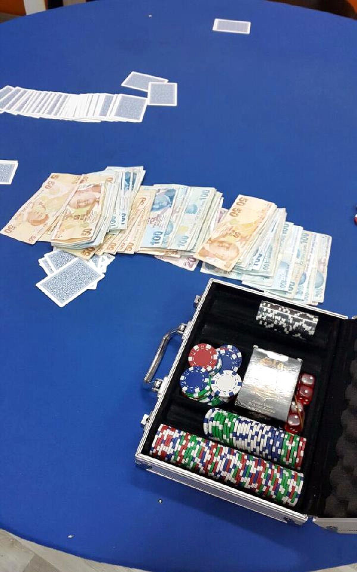 Marmaris\'te Polisten Kumar Baskını: 4 Gözaltı