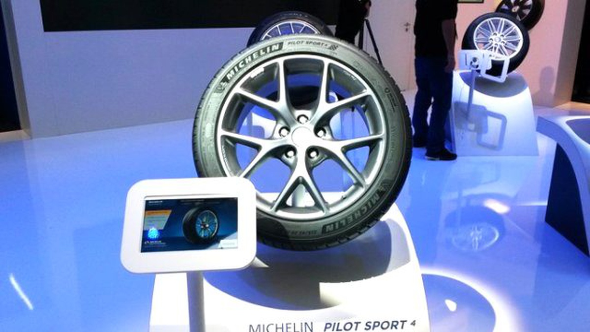 Michelin, Paris\'te İki Yeni Lastiğini Tanıttı