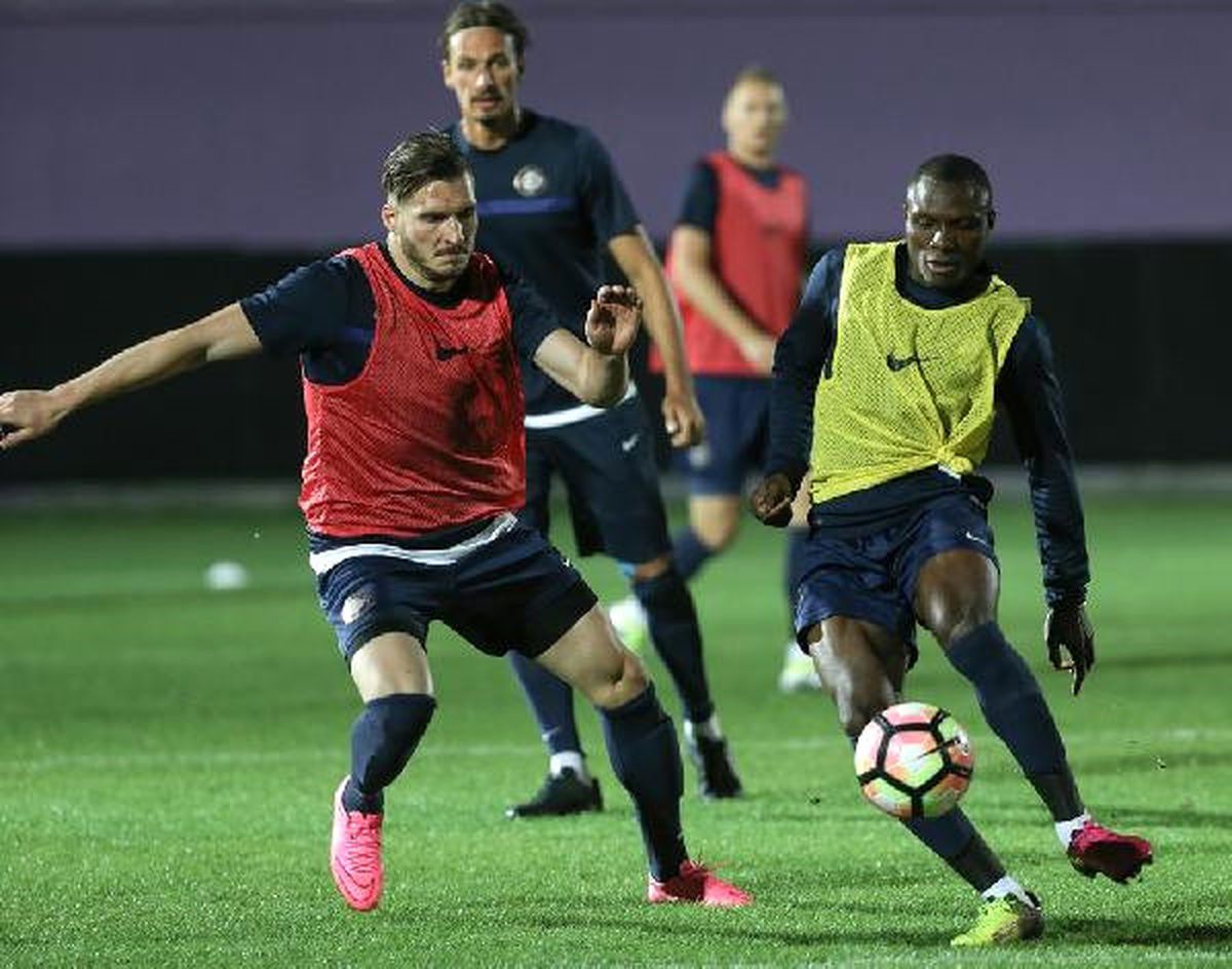 Osmanlıspor Günü Çift İdmanla Tamamladı