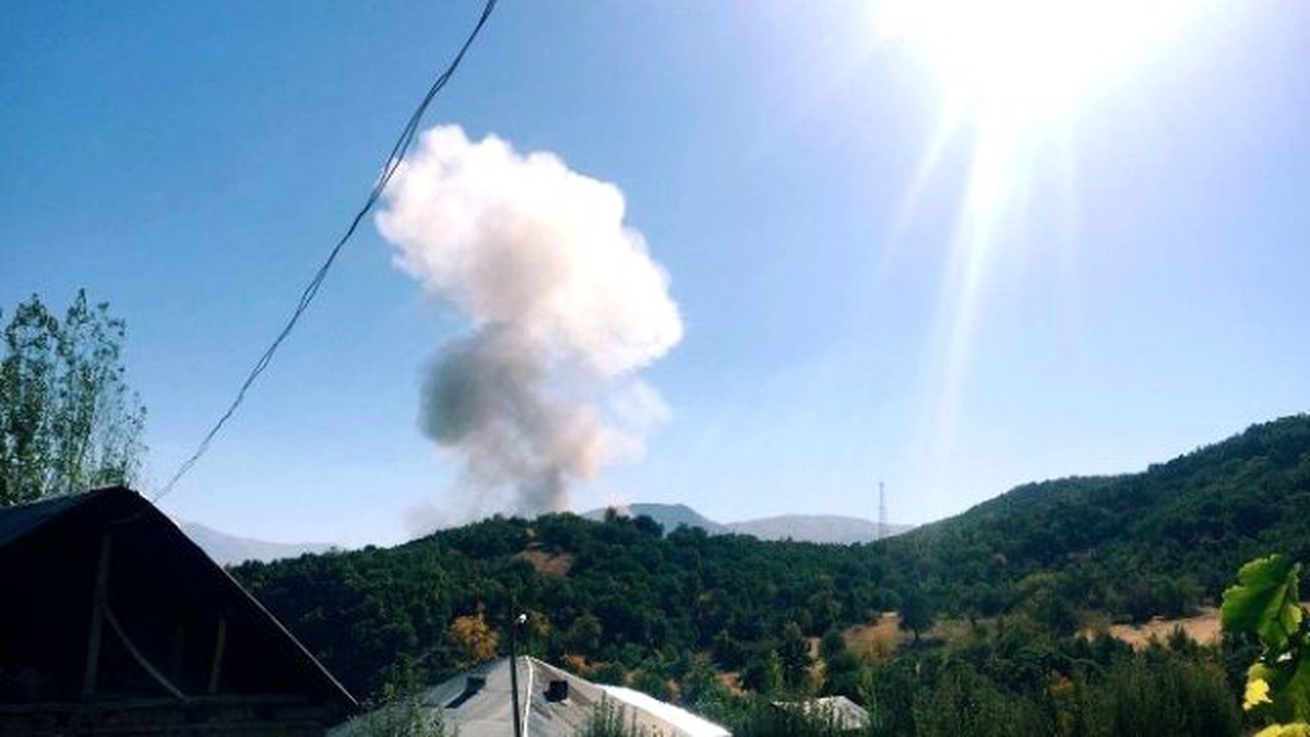 Şemdinli\'de Karakola Bombalı Araçla Saldırı; Yaralılar Var (1)