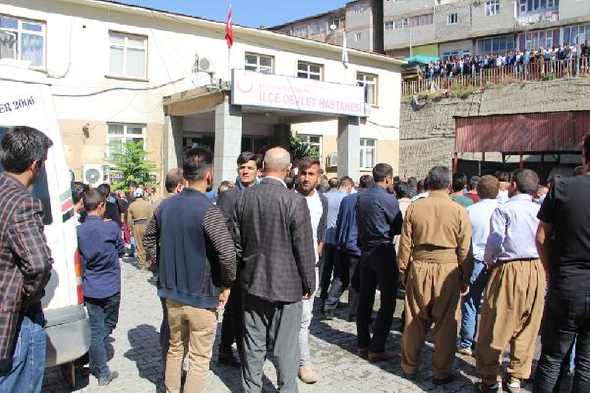 Şemdinli\'de Karakola Bombalı Araçla Saldırı; 6 Asker Şehit, 7 Yaralı (2)