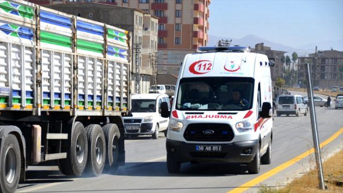 Şemdinli\'de Karakola Bombalı Araçla Saldırı; 9 Asker Şehit (5)