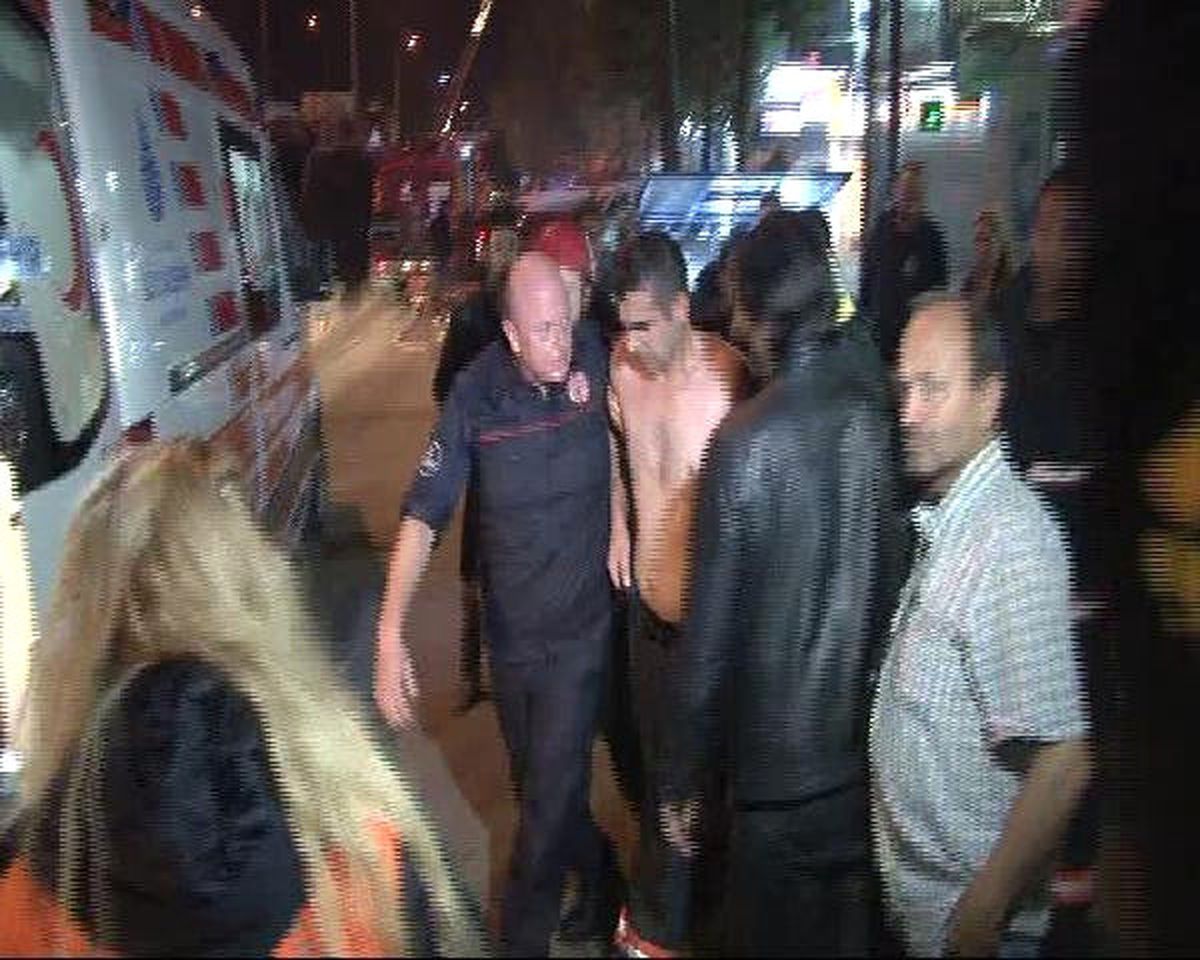 Şişli\'de Yangına Müdahale Eden İtfaiye Erine Elektrik Çarptı