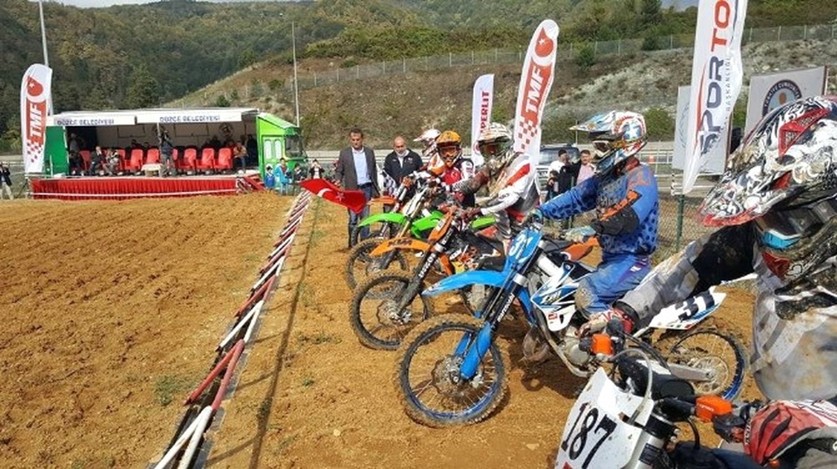 Türkiye Motokros Şampiyonası\'na Düzce Ev Sahipliği Yaptı