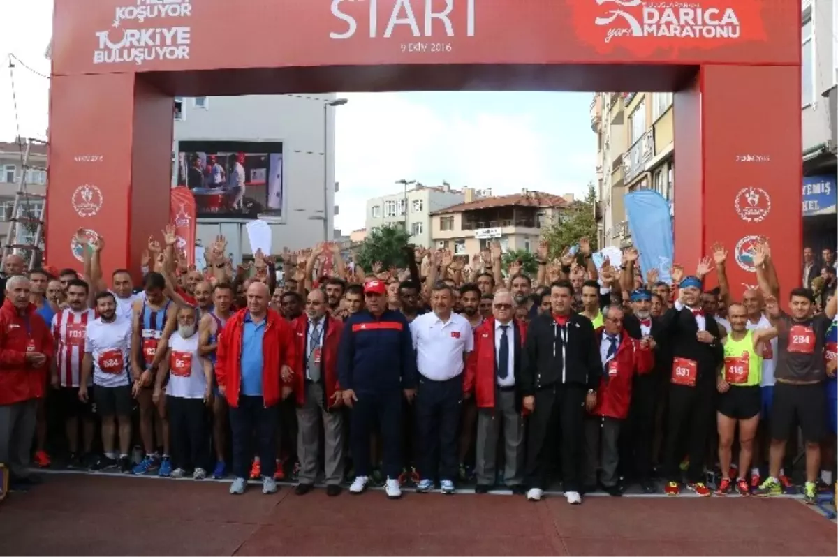 Uluslararası Darıca Yarı Maratonu\'nda Zafer Kenyalı Atletin Oldu