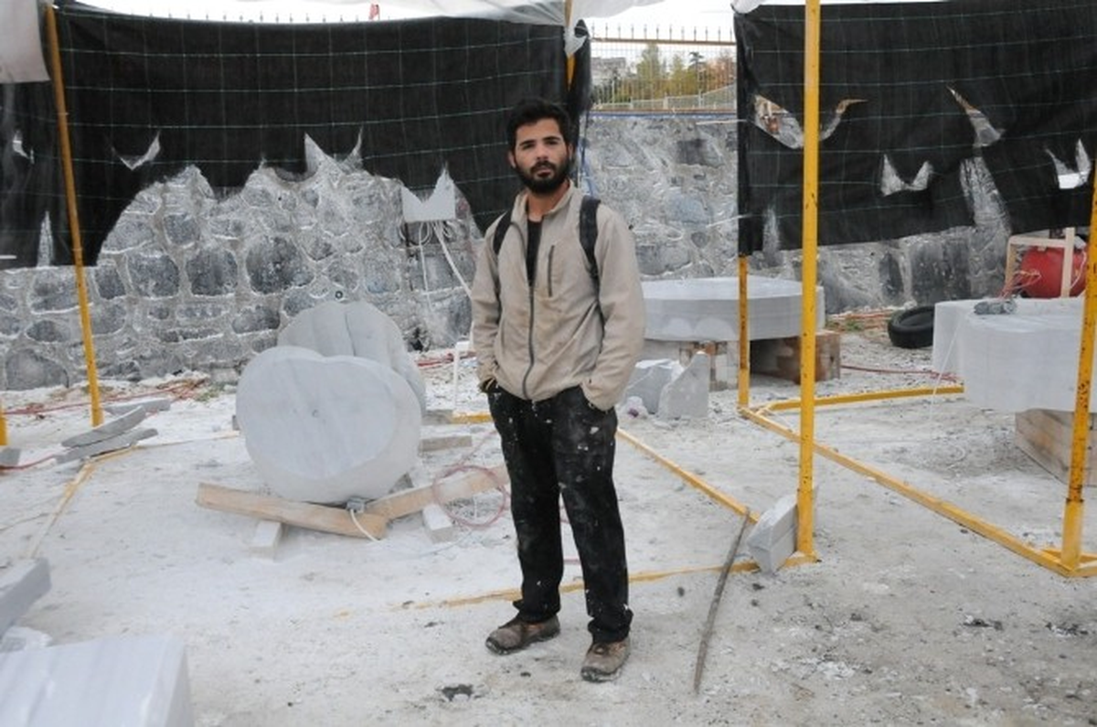 2. Bisanthe Taş Heykel Sempozyumu\'nda "Üstten Gelen El" Heykeli