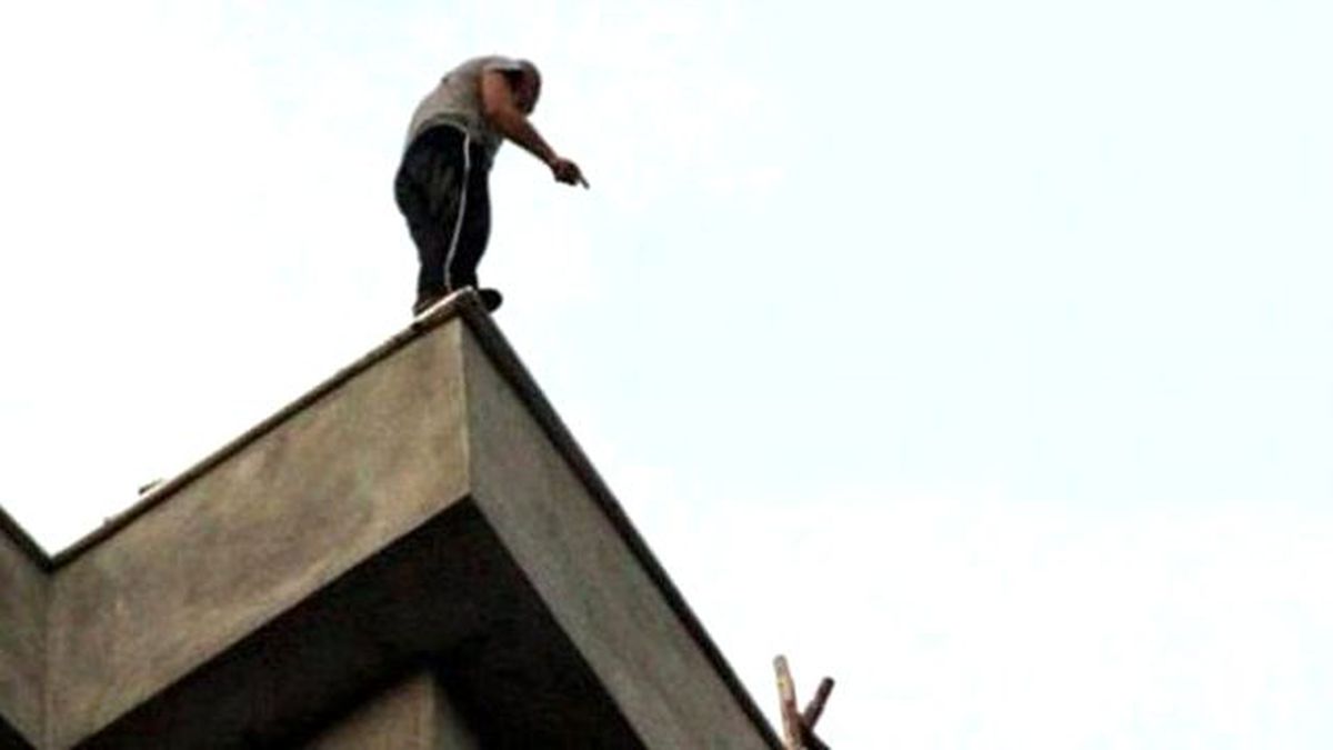 Aile Katliamından Kurtuldu, 8 Yıl Sonra İntihar Etti