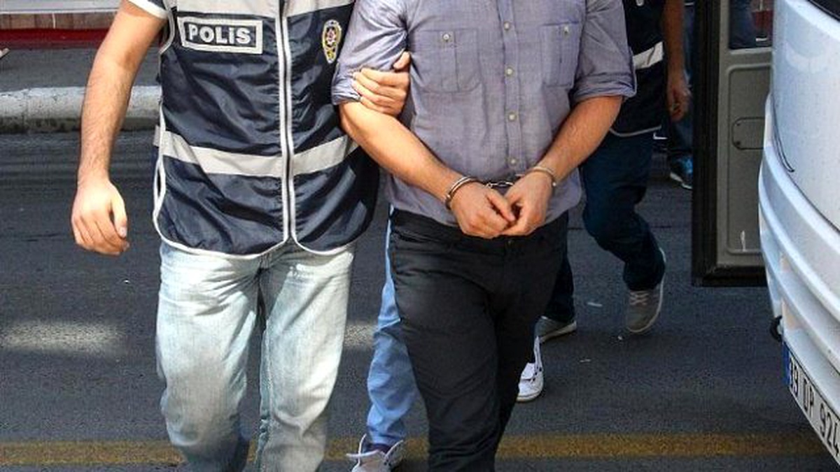Açığa Alınan 32 Öğretmenden 9\'u Gözaltına Alındı