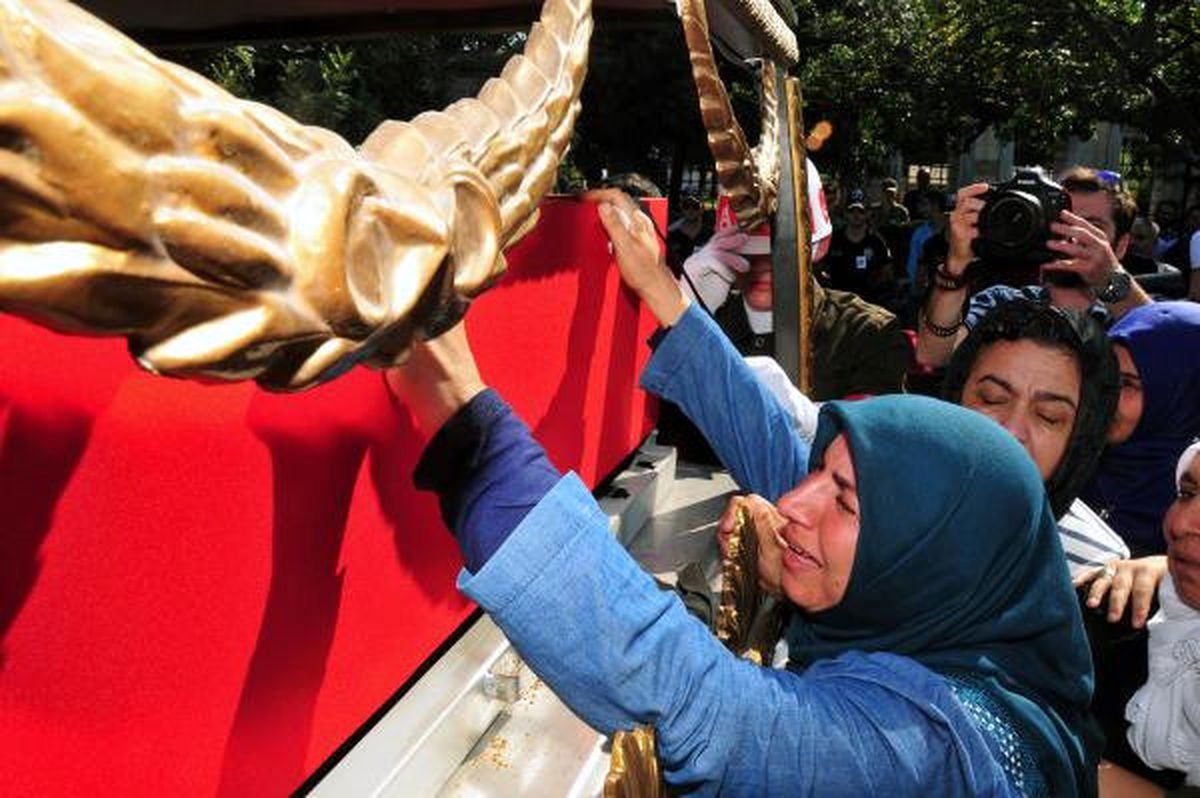 Adana Şehidini Uğurladı