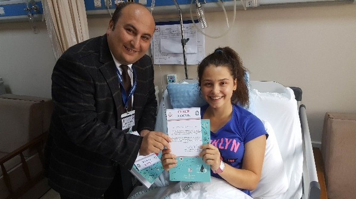 Ameliyat Olan Çocuklara Başhekimden \'Cesur Çocuk Sertifikası\'