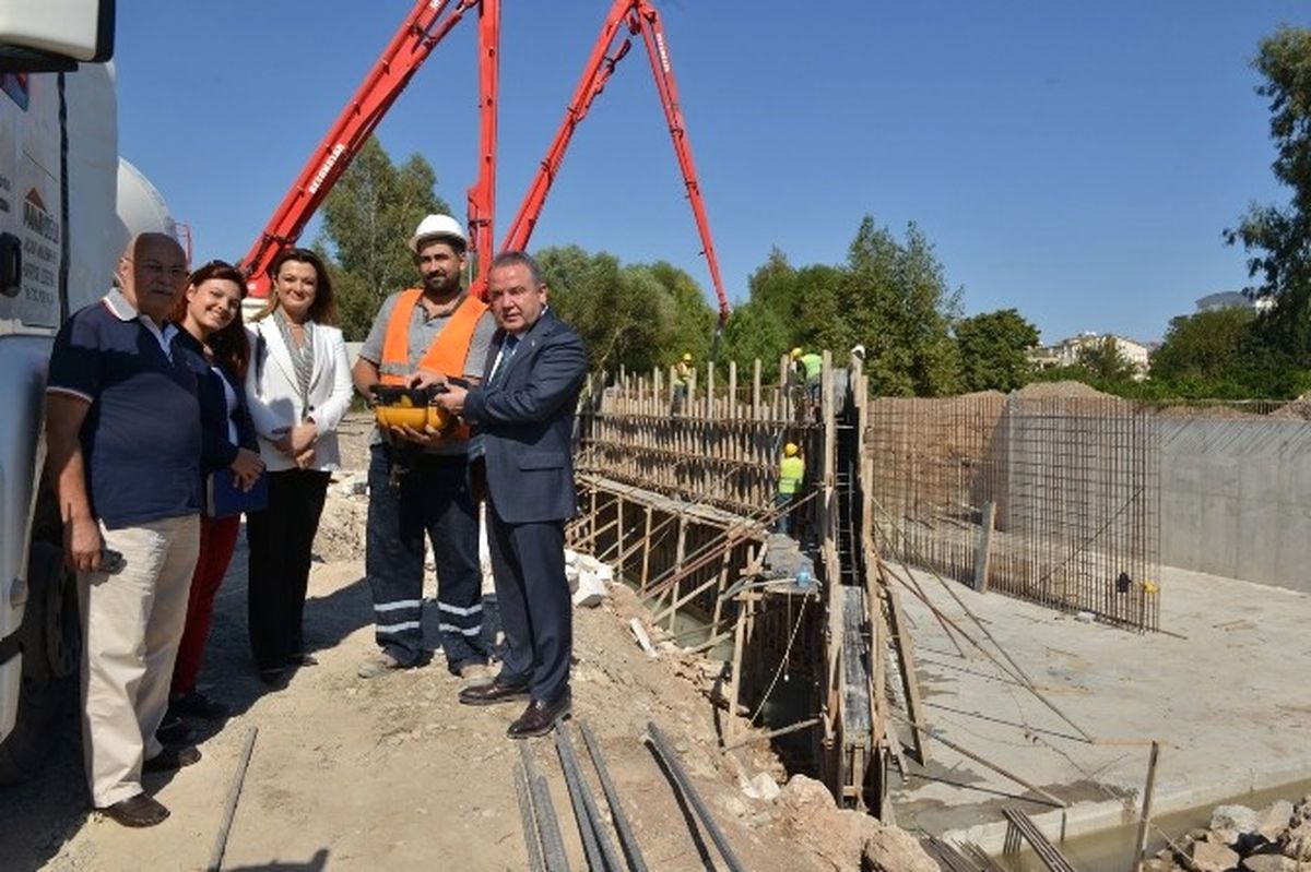 Başkan Böcek, Köprü Startını Verdi