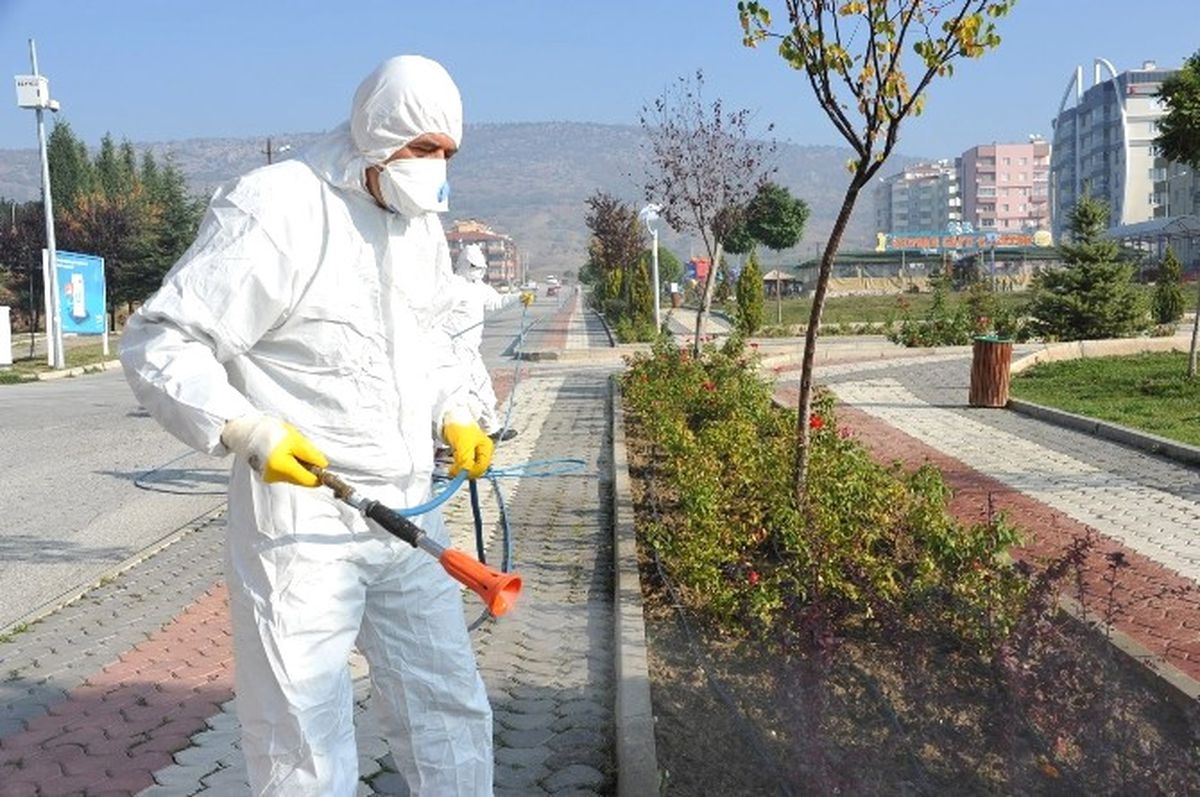 Bozüyük\'te Parklarda İlaçlama