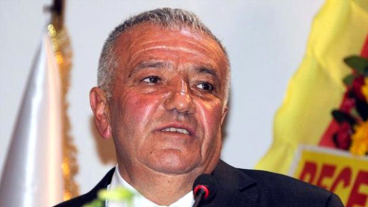 Çelik\'in Kayserispor\'da Onursal Başkanlığı Bırakması