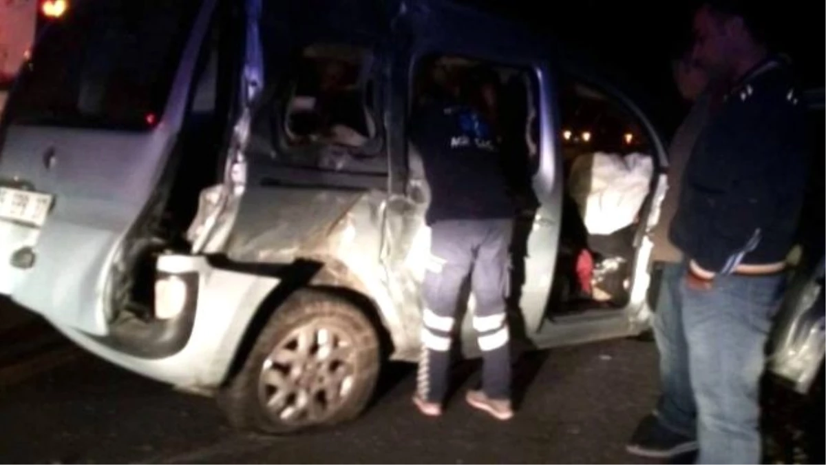 Denizli\'de Zincirleme Trafik Kazası: 2 Ölü, 3 Yaralı