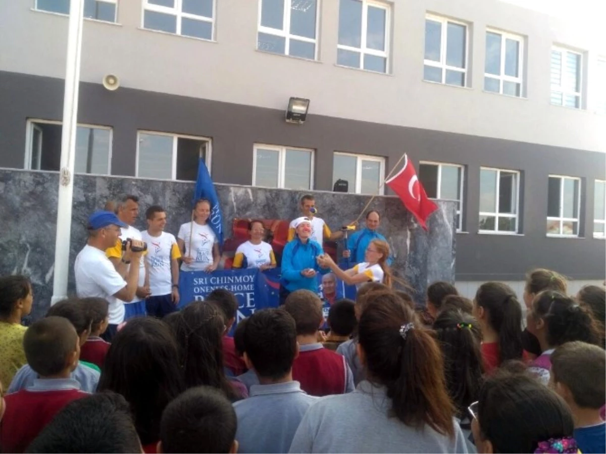 Dünya Barış Koşusu Gönüllüleri, Türkmenli Ortaokulunda