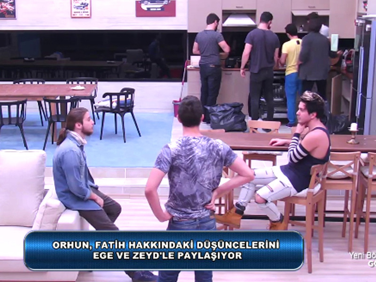 Erkekler Evinde Temizlik Tartışması! Fatih\'in Çileden Çıktığı Anlar...