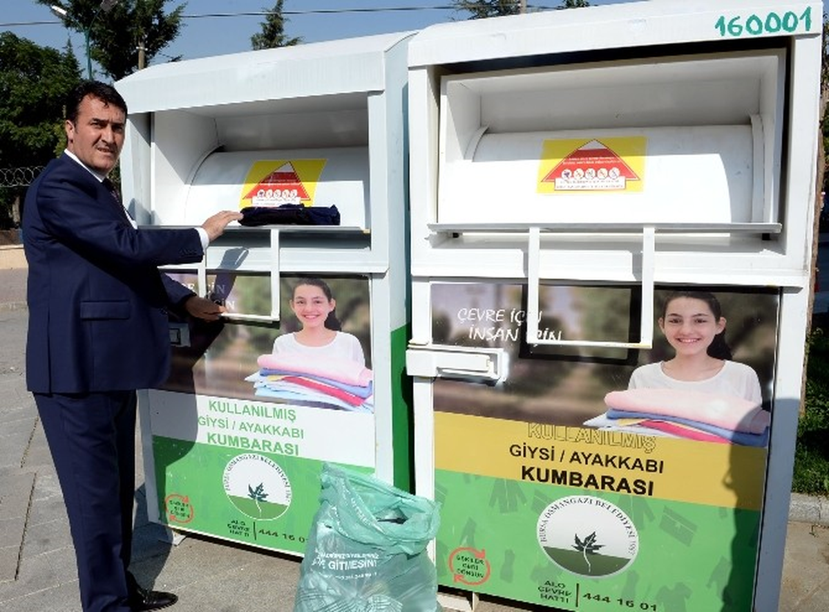 Giysi Kumbaraları Mutluluk Dağıtıyor