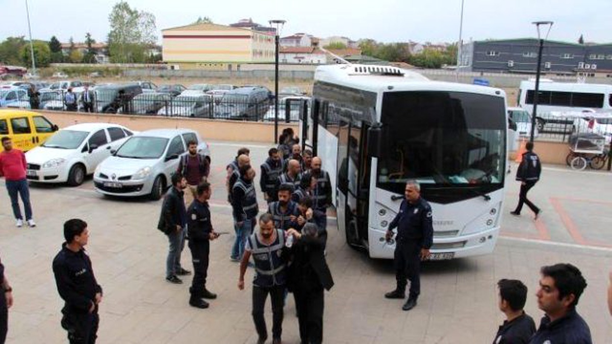 Görüntülü Haber) Edirne\'de Fetö Soruşturmasını Yürüten Polis Müdürü, Fetö\'den Gözaltına Alındı