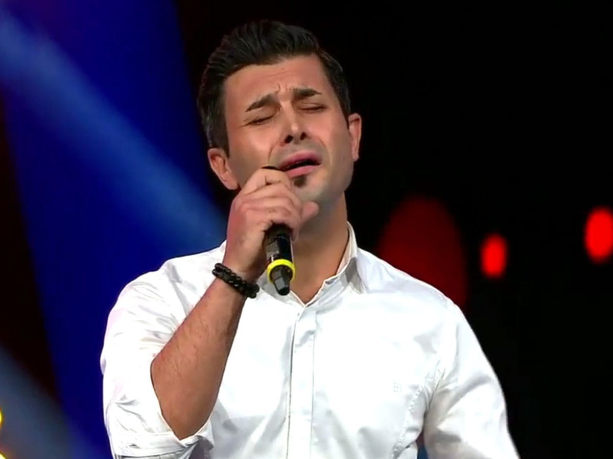 Hüsnü Sarmış \'Konuşsana Birtanem\'