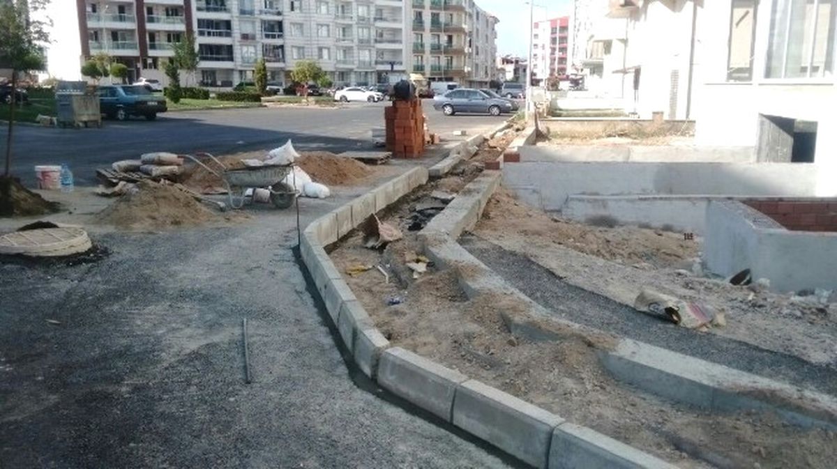 Kurtuluş Mahallesi\'nde Bordür Çalışması