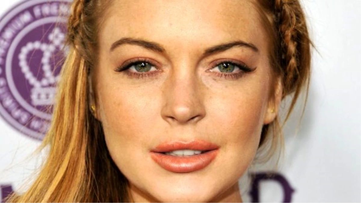 Lindsay Lohan\'dan "Teröre Lanet" Mesajı