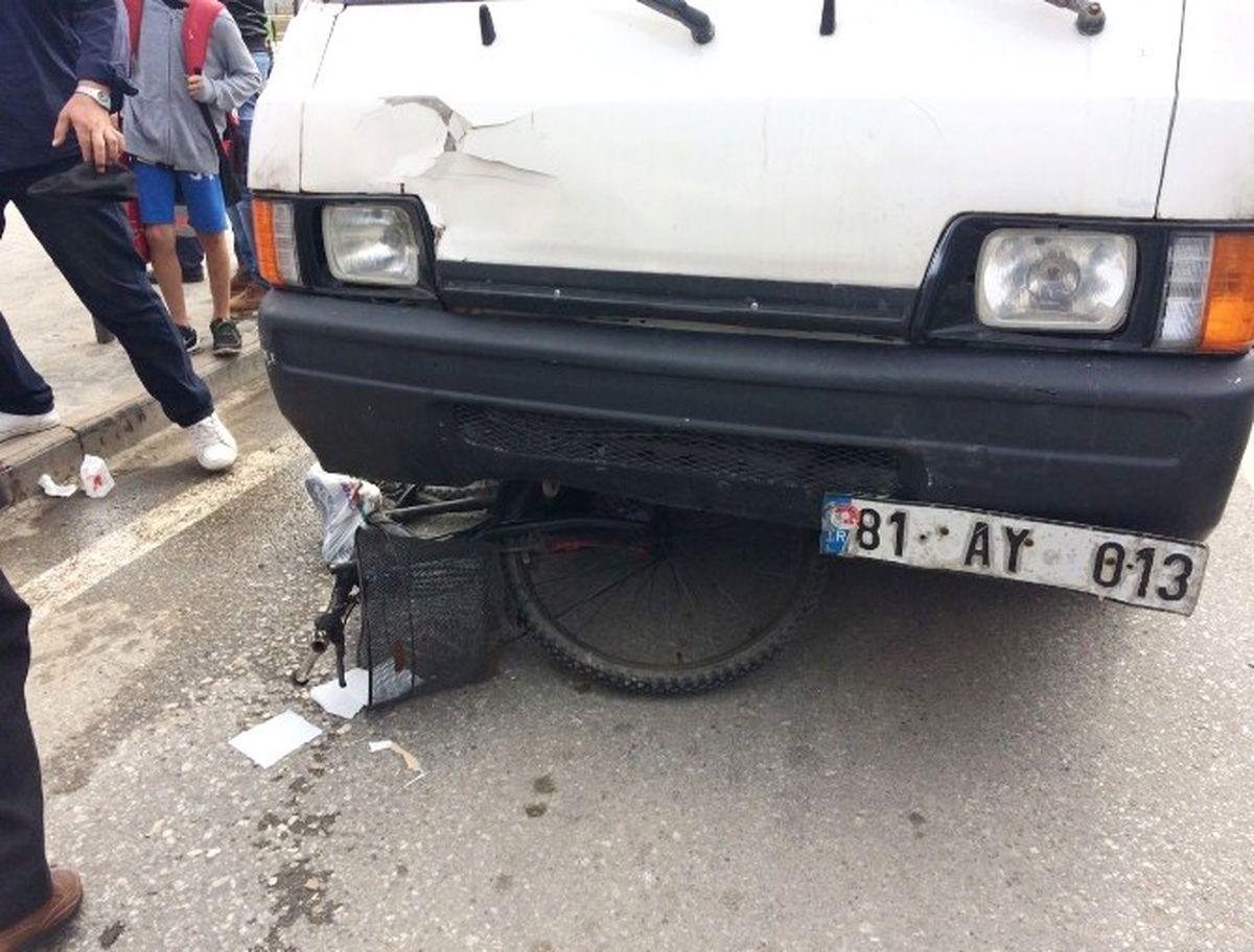 Minibüs ile Bisikletlinin Karıştığı Kazada 1 Kişi Yaralandı