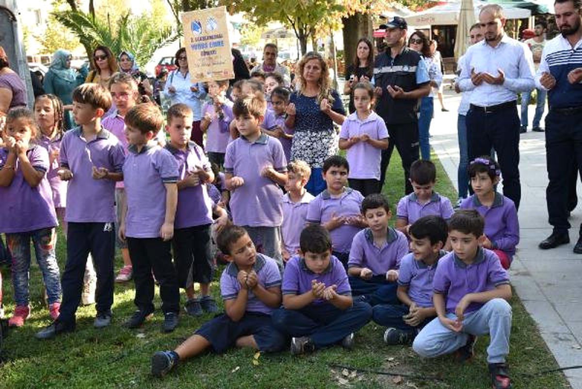 Minikler, Amin Alayı\'nı Öğrendi