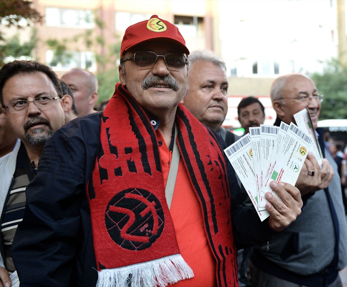Seyircisiz Maç İçin "Hatıra Bileti" Basıldı