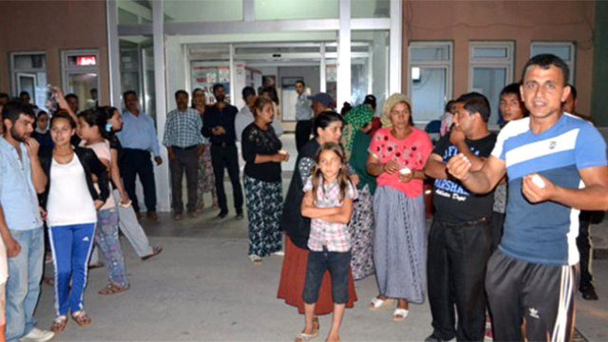 Taziyede Dağıtılan Yemekten Zehirlenen 45 Kişi Hastaneye Kaldırıldı
