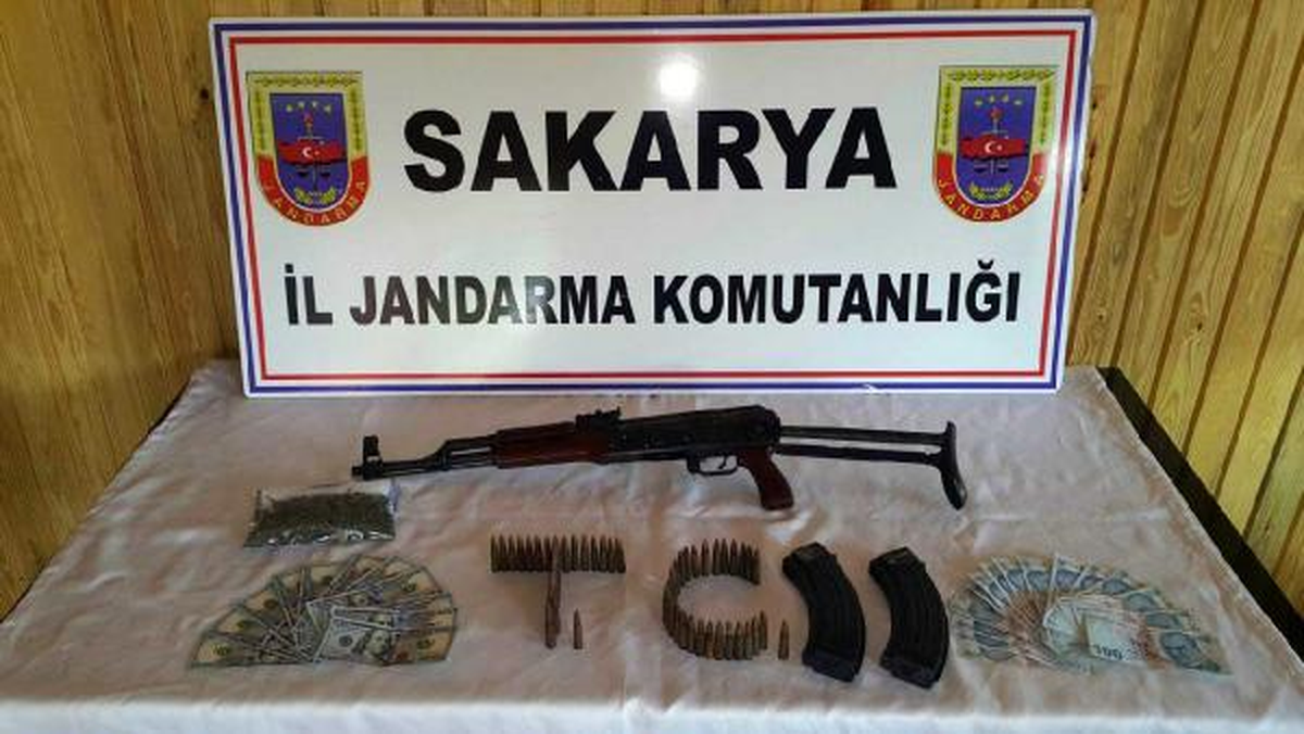 Uyuşturucu Operasyonunda Kalaşnikof Bulundu