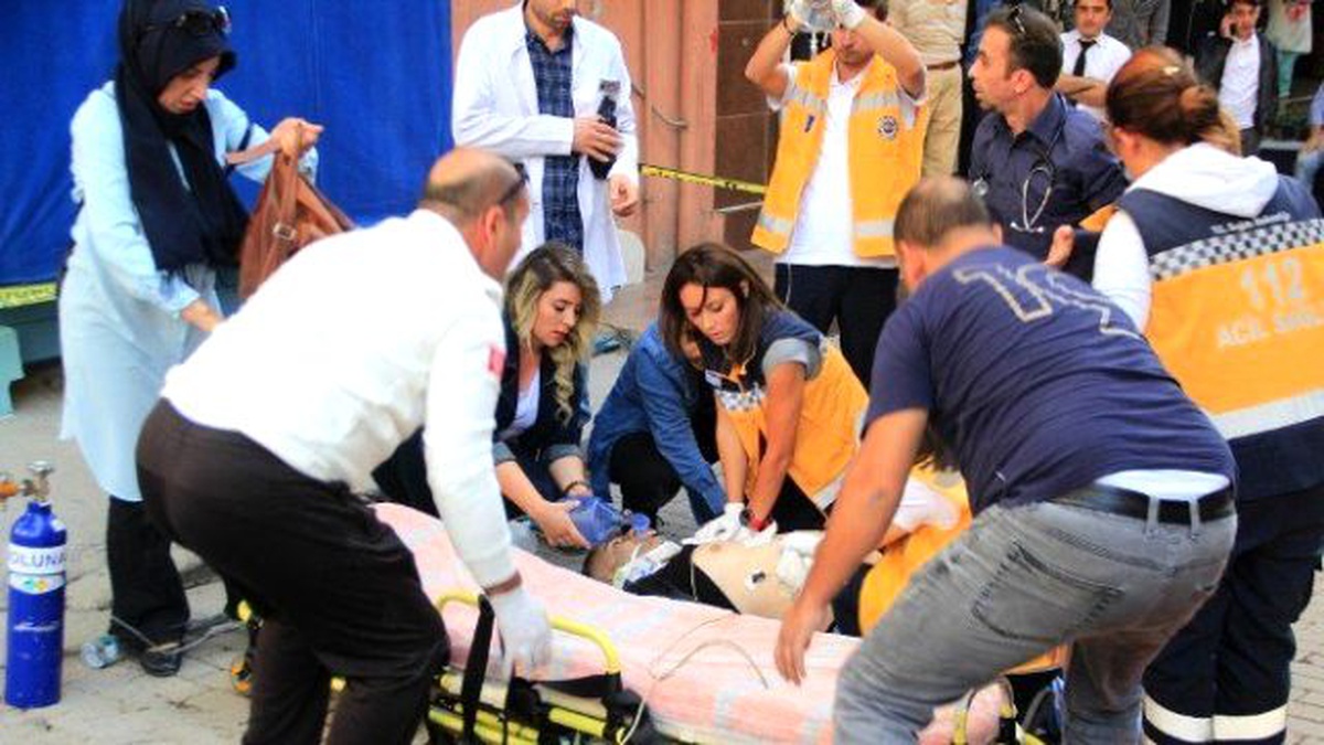 Vücuduna İki Kurşun İsabet Eden Genç Hayatını Kaybetti